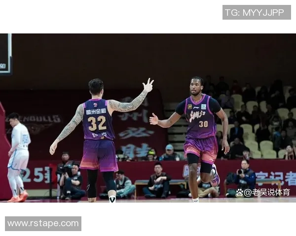 CBA新疆队对阵青岛队精彩视频直播全程回顾与赛后分析