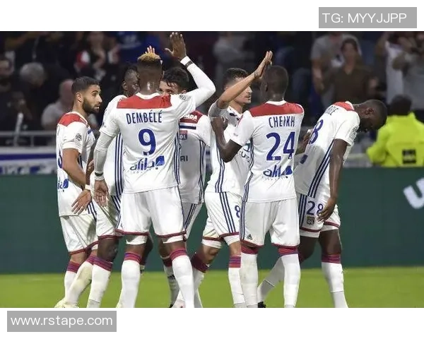 亚眠队与红星93队的精彩对决揭示了足球战术与团队合作的重要性