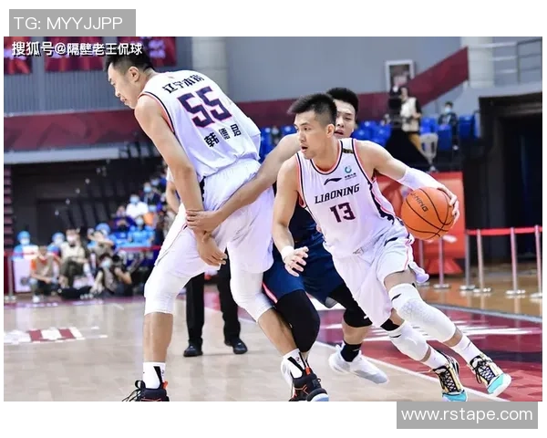 南京篮球队与上海篮球队赛后复盘分析两队状态及表现对比