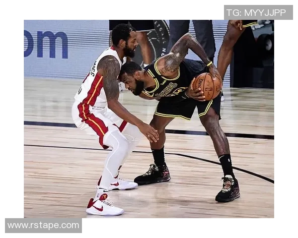 富尔茨在对阵老鹰的比赛中展现出惊人实力引发球迷热议