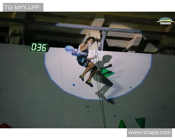 成都攀岩队与西安攀岩队赛后复盘分析两队比赛节奏与表现对比